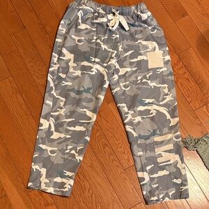 Gray & White Camo Drawstring Jogger Pants